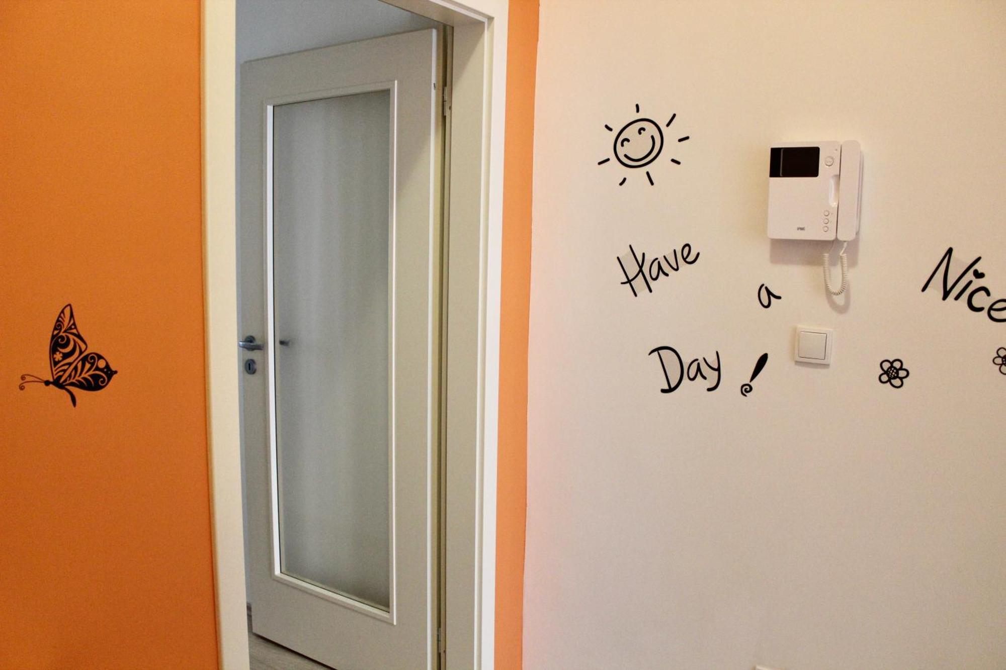 Apartments Verona Κάρλοβι Βάρι Εξωτερικό φωτογραφία