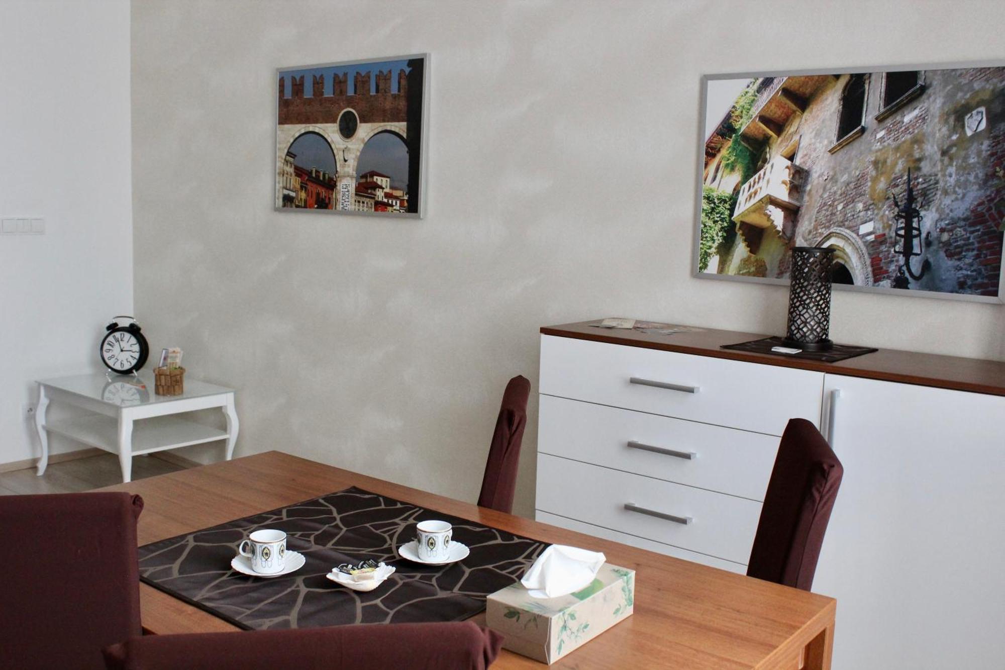 Apartments Verona Κάρλοβι Βάρι Εξωτερικό φωτογραφία