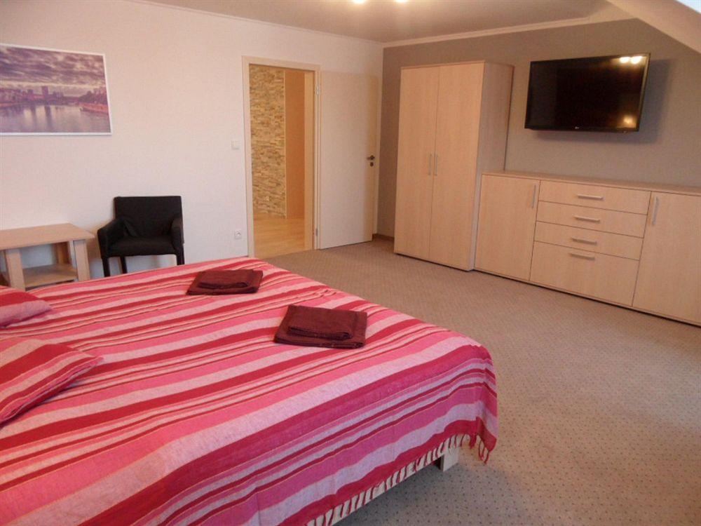Apartments Verona Κάρλοβι Βάρι Εξωτερικό φωτογραφία